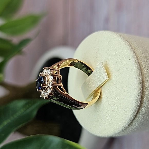 14KT YELLOW GOLD DIAMOND AND SAPPHIRE RING - Picture 5 of 15